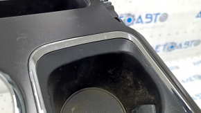 Накладка центральной консоли с подстаканниками Ford Fusion mk5 17-20 дефект хрома, царапины