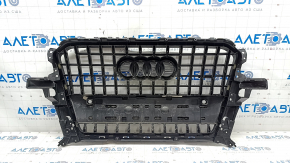 Решетка радиатора grill Audi Q5 8R 13-17 под парктроники, черный глянец ,трещины