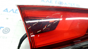 Ліхтар внутрішній кришка багажника лівий Nissan Rogue 17- подряпини