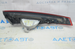 Ліхтар внутрішній кришка багажника правий Mazda 3 14-18 BM галоген під полірування