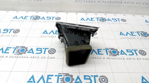 Дефлектор воздуховода передний правый Audi Q5 8R 09-17 сломаны крепления, клееная накладка