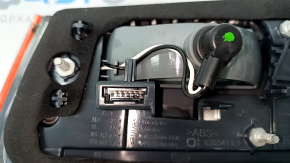 Ліхтар внутрішній кришка багажника лівий BMW 5 G30 17-20 тріщини