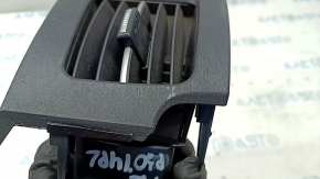 Дефлектор воздуховода правый Toyota Prius 30 10-15 черн, царапины