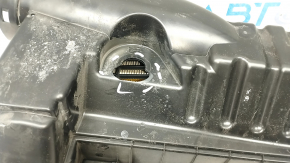 Корпус воздушного фильтра VW Passat b8 16-19 USA 1.8 под ЕГР сломано крепление