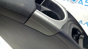 Консоль центральная подлокотник и подстаканник Toyota Prius 30 12-15 рест, черная, под подогрев, под химчистку, царапины