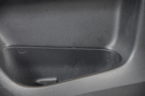 Обшивка двери карточка передняя правая Nissan Pathfinder 13-20 черн с черн вставкой тряпка, подлокотник тряпка, молдинг черн глянец, царапины, под химчистку