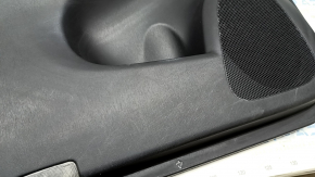 Обшивка двери карточка передняя левая Toyota Prius 30 10-15 черная, серая тканевая вставка, надлом креп, царапины