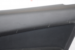 Обшивка двери карточка задняя правая Nissan Pathfinder 13-20 черн с черн вставкой тряпка, подлокотник тряпка, царапины, под химчистку