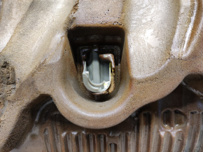 Накладка двигателя Lexus ES350 07-12 царапины, сломаны крепления