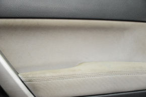 Обшивка дверей картка передня права Subaru Forester 14-18 SJ чорн з сірою вставкою ганчірка, підлокітник ганчірка, під чищення