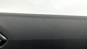 Обшивка дверей картка задня права VW Tiguan 18- чорний, надлом кріп, подряпина