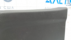 Накладка отвору багажника Chevrolet Volt 16-чорна, подряпини