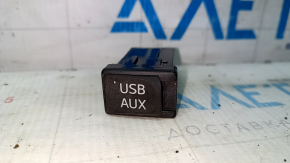 USB Hub, AUX Lexus CT200h 11-13