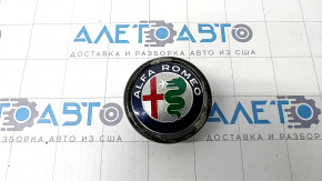 Эмблема решетки радиатора grill Alfa Romeo Giulia 17- карбон, полез лак