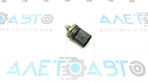 Датчик тиску палива Audi Q7 16-3.0T на паливній трубці