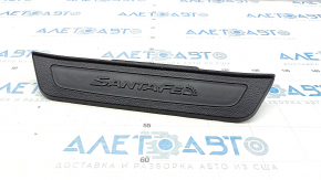 Накладка порога задняя левая внеш Hyundai Santa FE Sport 13-18 черная, потёрта