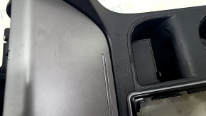 Накладка на центральную консоль подстаканник Hyundai Sonata 15-17 серая царапины, потертости