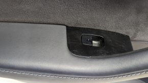 Обшивка двери карточка задняя левая Tesla Model Y 20- кожа черн тип 1, с динамиком, с вставкой замш, с управлением стеклоподъемников, с кнопкой открытия двери, царапины, с подсветкой,накладки глянец