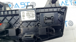 Управление климат-контролем Toyota Prius V 12-17 царапины на стекле, надлом креп