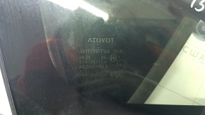 Форточка глухое стекло передняя правая Toyota Prius V 12-17