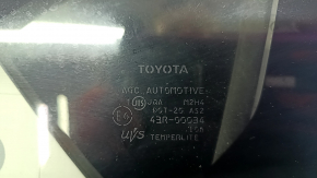 Форточка глухое стекло передняя левая Toyota Prius V 12-17