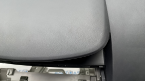 Торпедо передня панель з AIRBAG Toyota Prius V 12-17 чорний+сірий, подряпини