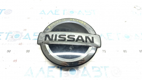 Емблема решітки радіатора grill Nissan Rogue 21-23 пісок