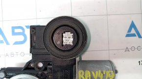 Мотор стеклоподъемника задний правый Toyota Rav4 19-