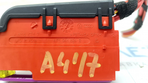 Блок предохранителей подторпедный Audi A4 B9 17- красный
