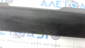 Накладка порога передняя правая Toyota Rav4 19- черная царапины