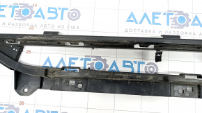 Нижняя решетка переднего бампера Audi Q5 80A 18-20 сломана