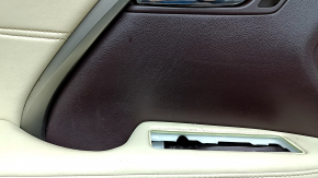 Обшивка дверей картка передня ліва Lexus RX350 RX450h 16-17 шкіра коричнева + беж, вставка під світле дерево, подряпини, відсутній плафон