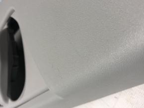 Накладка центральной стойки верхняя ремень правая Toyota Prius 30 10-15 серая пластик, потерта