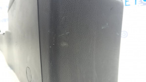 Консоль центральная подлокотник Subaru Outback 15-19 кожа, черн, царапины, сломаны крепления
