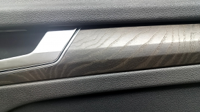 Обшивка двери карточка задняя правая Audi Q5 80A 18-20 черная, со вставкой под темное текстурное дерево, черный подлокотник, Bang & Olufsen, тычки