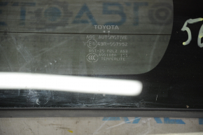Стекло заднее двери багажника малое Toyota Prius 30 10-15