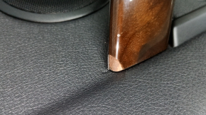 Обшивка дверей картка передня ліва BMW 3 F30 12-18 чорна, накладка під дерево, вставка чорна шкіра, з підсвічуванням, дефект покриття ручки, скол на накладці