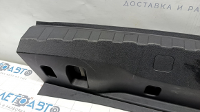 Накладка проема багажника BMW 3 G20 19- черная, царапины, слом креп