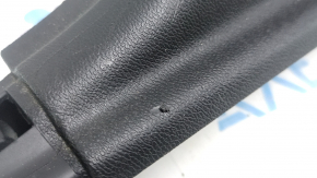 Накладка центральної стійки нижня права Chevrolet Volt 16- чорний, подряпини