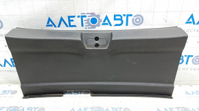 Накладка проема багажника Chevrolet Volt 16- черн, царапины