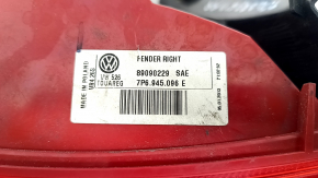 Фонарь внешний крыло правый VW Touareg 11-14 галоген, царапины