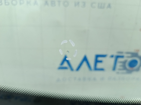 Лобовое стекло VW Touareg 11-16 под датчик дождя, сколы