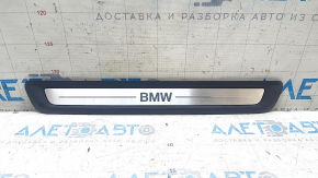 Накладка порога передняя левая наружная BMW 3 G20 19- хром, надпись BMW, царапины