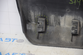 Накладка двери нижняя задняя левая Ford Escape MK3 13-19 структура, надлом креп, мелкие царапины