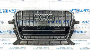 Решітка радіатора grill Audi Q5 8R 13-17 рест, пісок, тріщина, подряпини