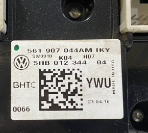Управління клімат-контролем VW Passat b8 16-19 16- USA без підігріву, подряпини на склі, скол 