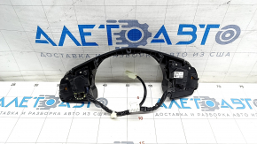 Кнопки управления на руле Mazda CX-9 16- сломано крепление