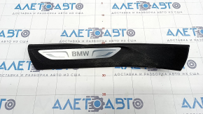 Накладка порога задняя левая BMW X5 F15 14-18 черная под 3 ряда с хром вставкой, царапины
