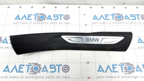Накладка порога ззаду права BMW X5 F15 14-18 чорна під 3 ряди з хром вставкою, подряпини