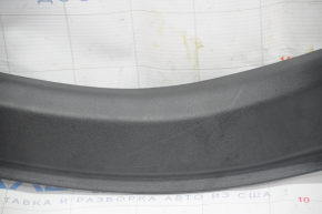 Накладка проема заднего багажника левая Tesla Model S 12-20 черн, царапины